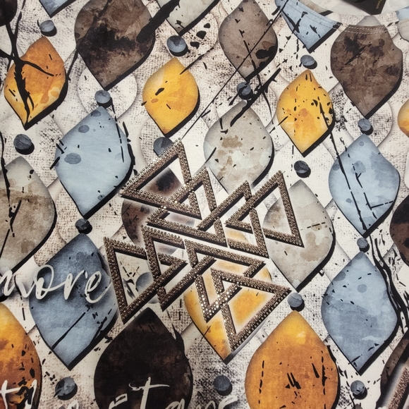 Tops - Picture 3 of 4